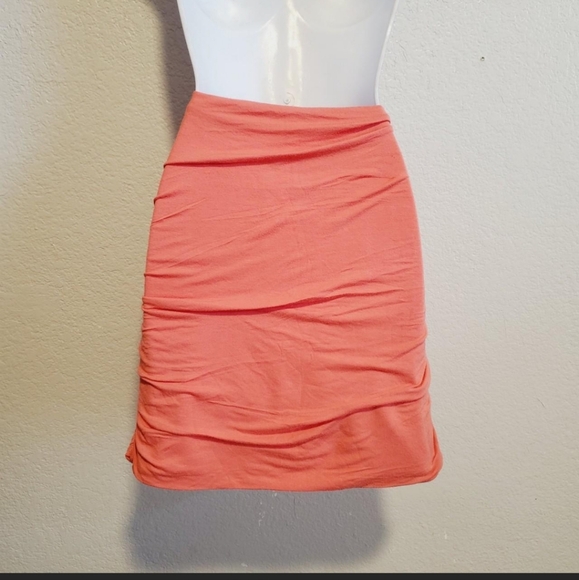 Free People She's All That Pink Coral Mini Skirt - Size Large Runched Sides - Picture 4 of 5